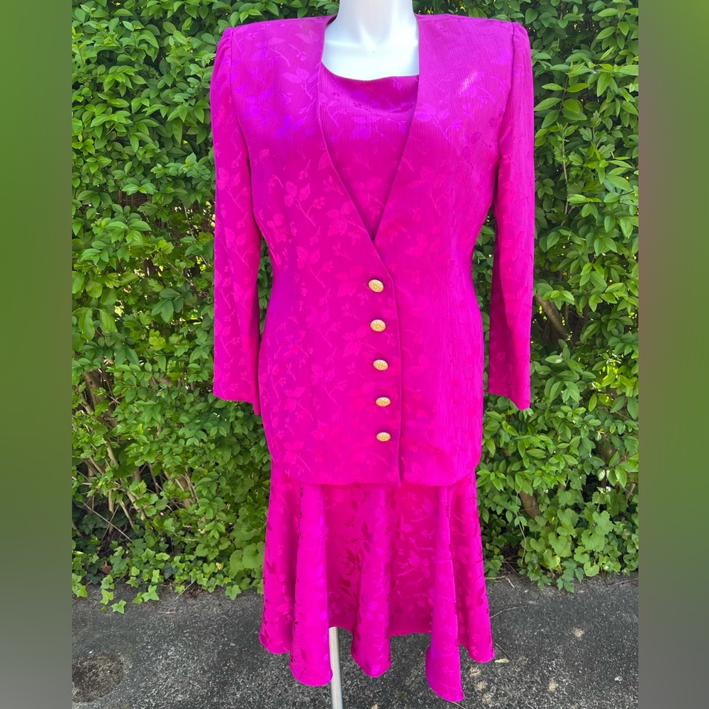 VINTAGE STATEMENT DRESS SUIT